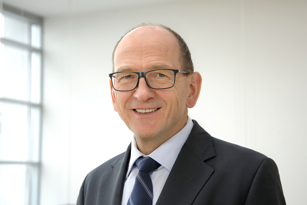 portrait shot Albert Heuberger